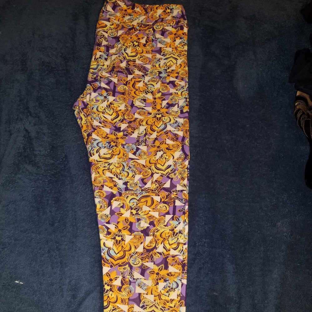 Lularoe tall and curvy yoga pants